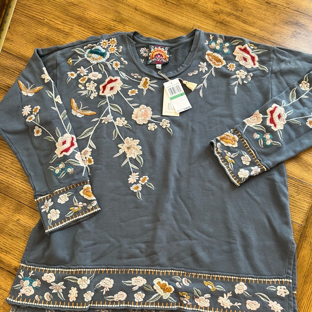 Johnny Was Floral Embroidered sweatshirt. Mystic Blue/Grey. Size Large. New with